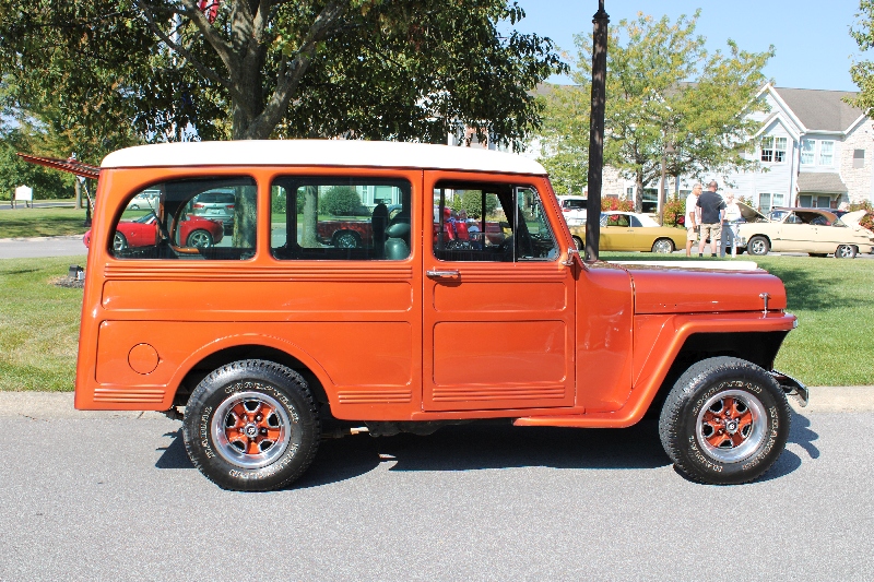 L I H A C   C a r   S h o w   A t   U n i v e r s i t y   P l a c e   