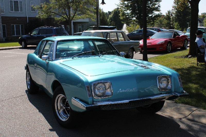 L I H A C   C a r   S h o w   A t   U n i v e r s i t y   P l a c e   
