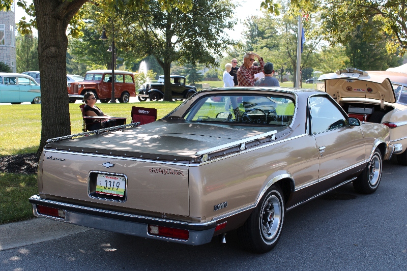 L I H A C   C a r   S h o w   A t   U n i v e r s i t y   P l a c e   