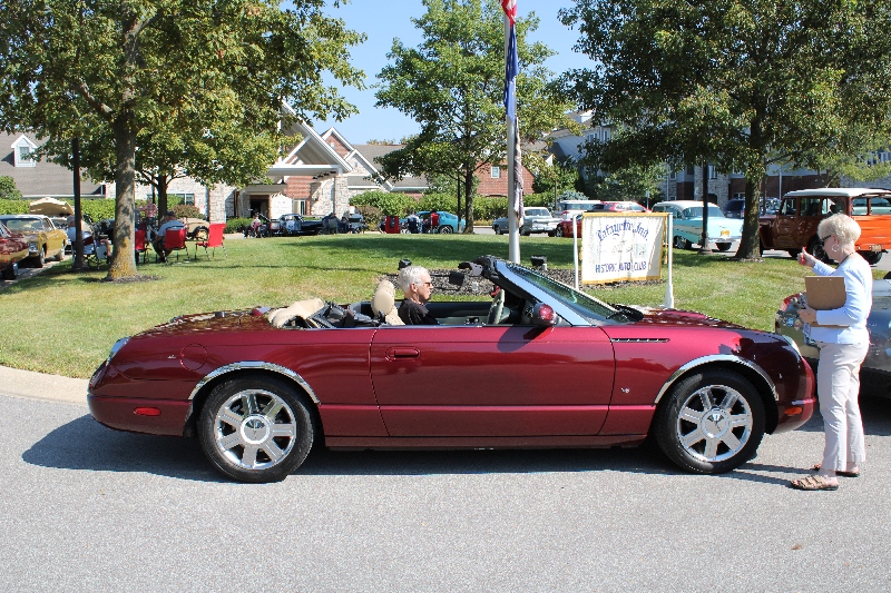 L I H A C   C a r   S h o w   A t   U n i v e r s i t y   P l a c e   