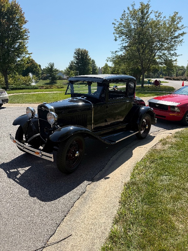 L I H A C   C a r   S h o w   A t   U n i v e r s i t y   P l a c e   