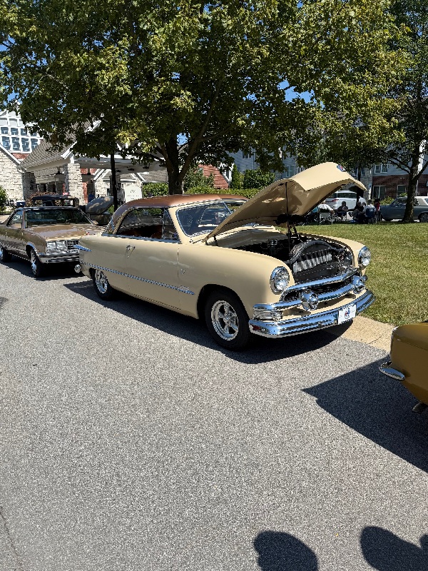 L I H A C   C a r   S h o w   A t   U n i v e r s i t y   P l a c e   