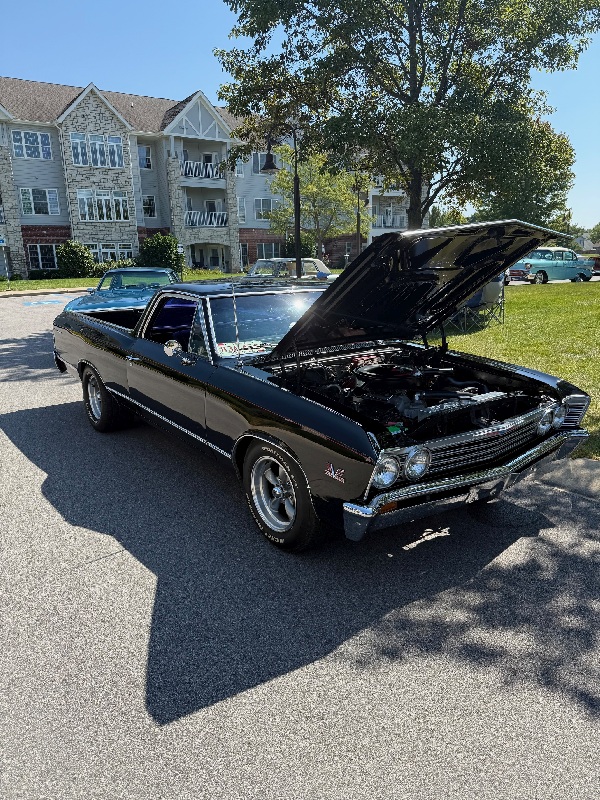 L I H A C   C a r   S h o w   A t   U n i v e r s i t y   P l a c e   